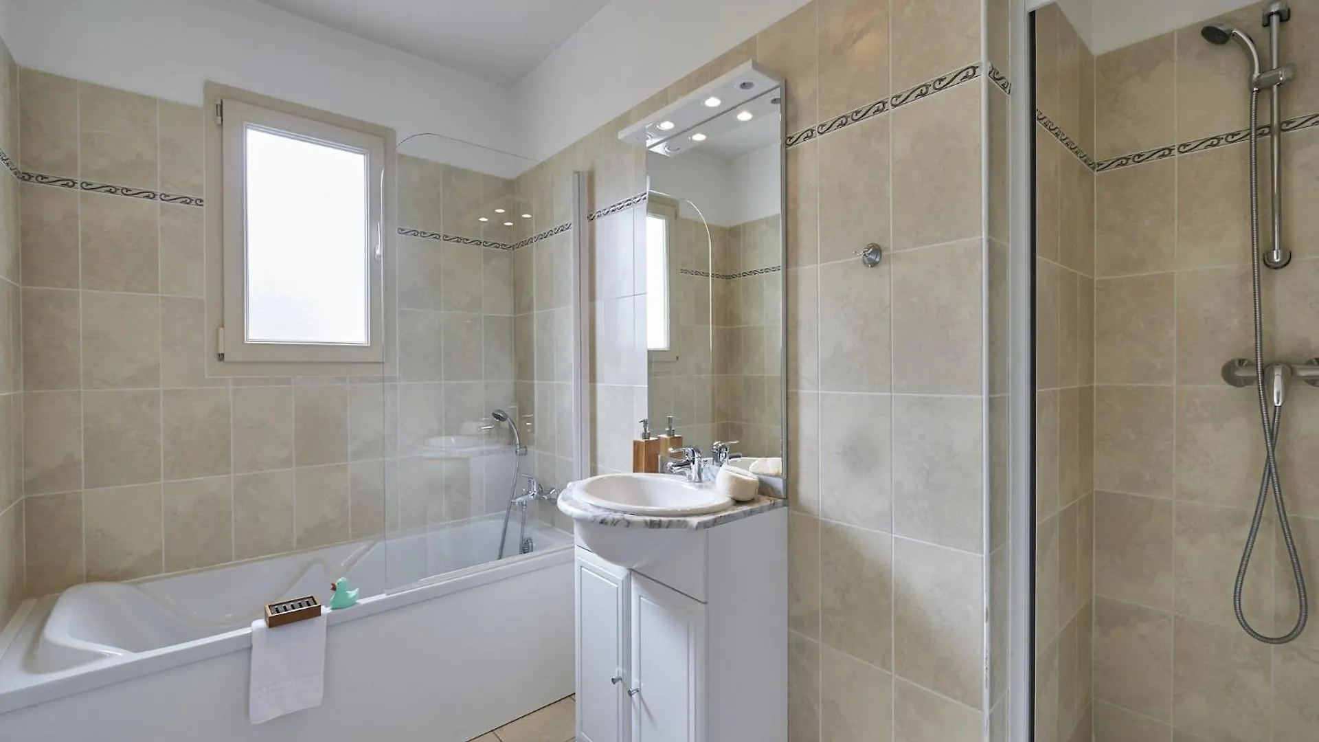 Holiday Home In Lanzac With Private Garden 0*,